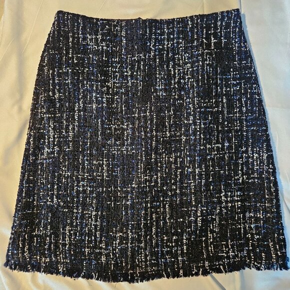 size 8 - Picture 1 of 9